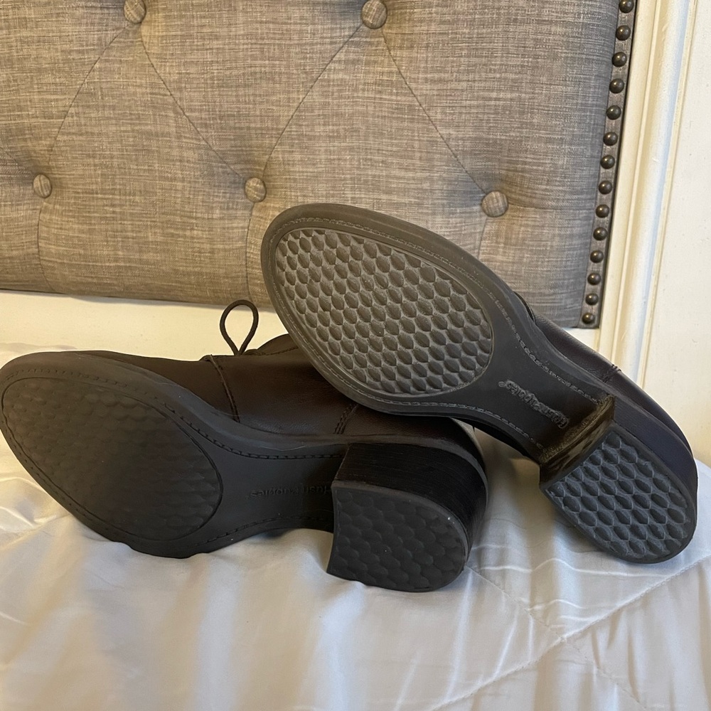 Beautiful chocolate brown booties - Picture 4 of 7